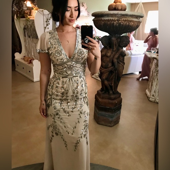 Aidan Mattox beaded v neck cap sleeve gown - Picture 2 of 5